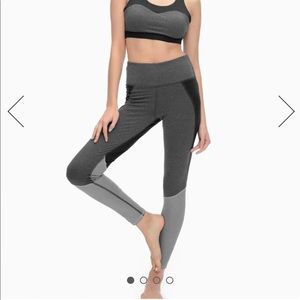 SIZE M Splendid Grey color blocked leggings